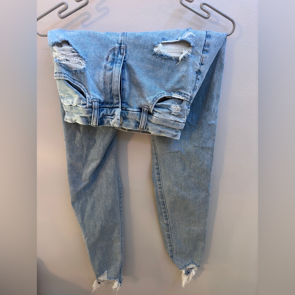 American Eagle ripped curvy high rise jegging jeans - Picture 2 of 4